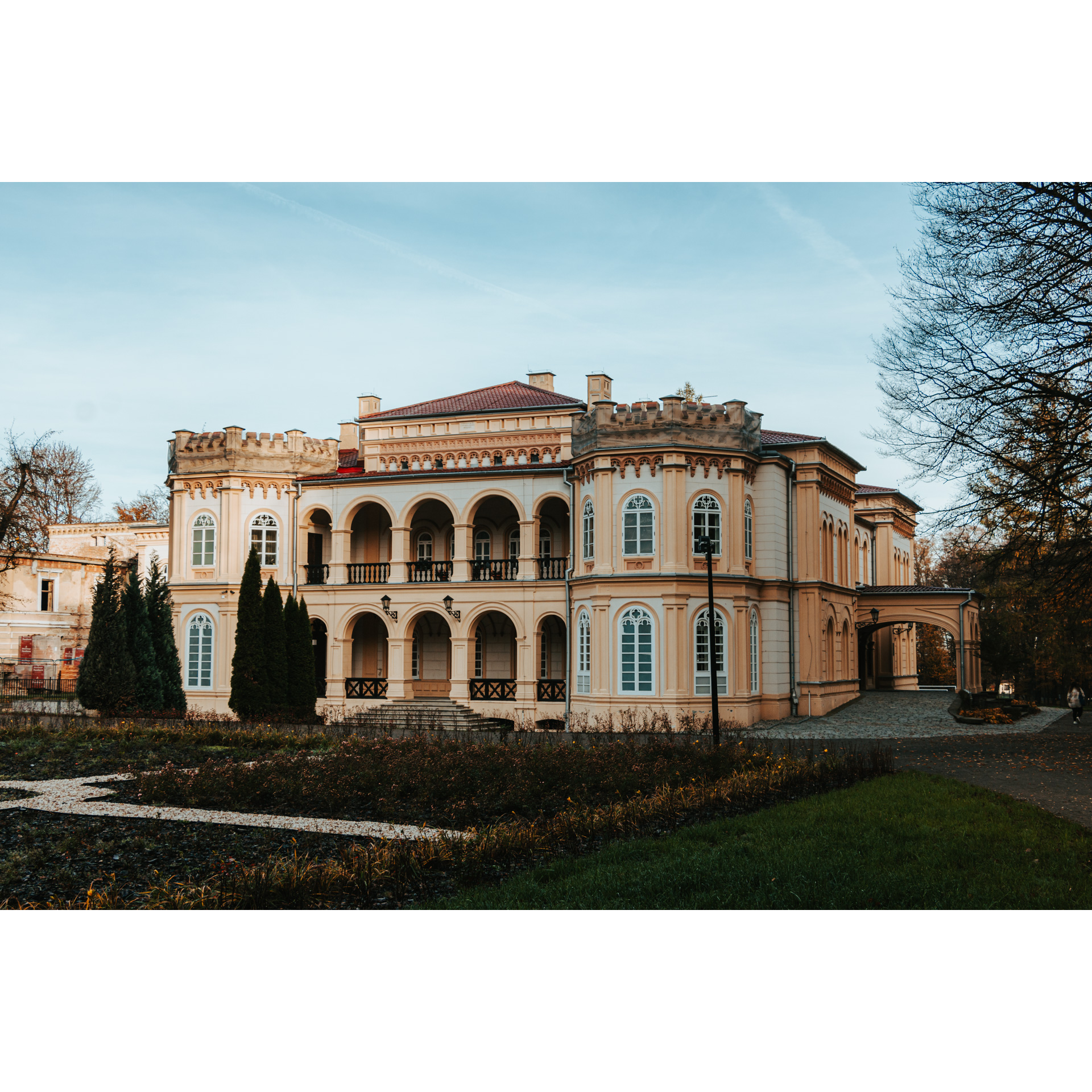  The palace and park complex in Tyczyn