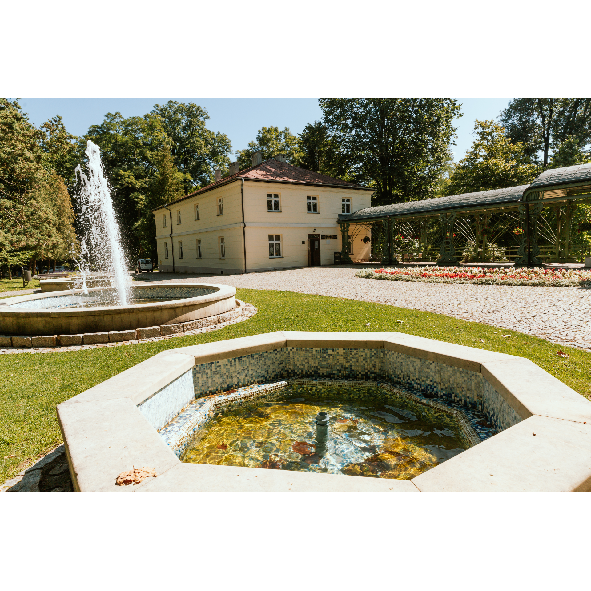 The square in front of the museum