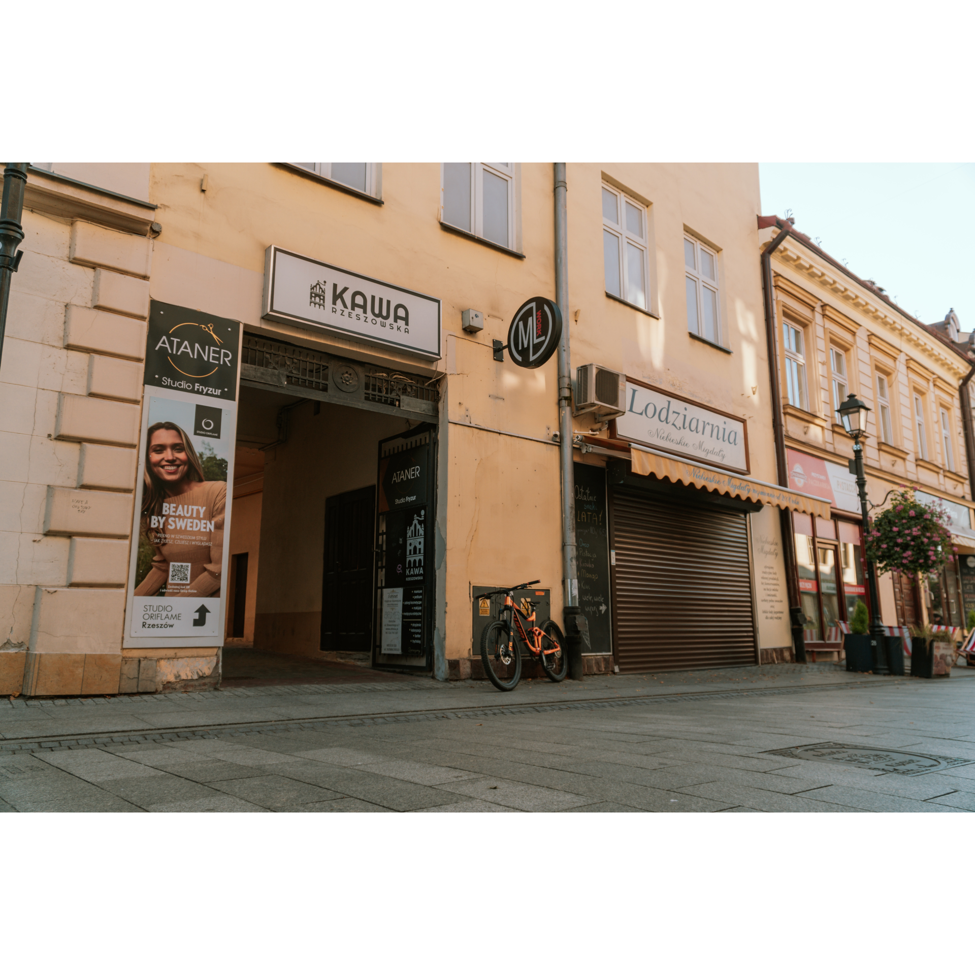 From the bicycle route to the Kawa Rzeszowska cafe