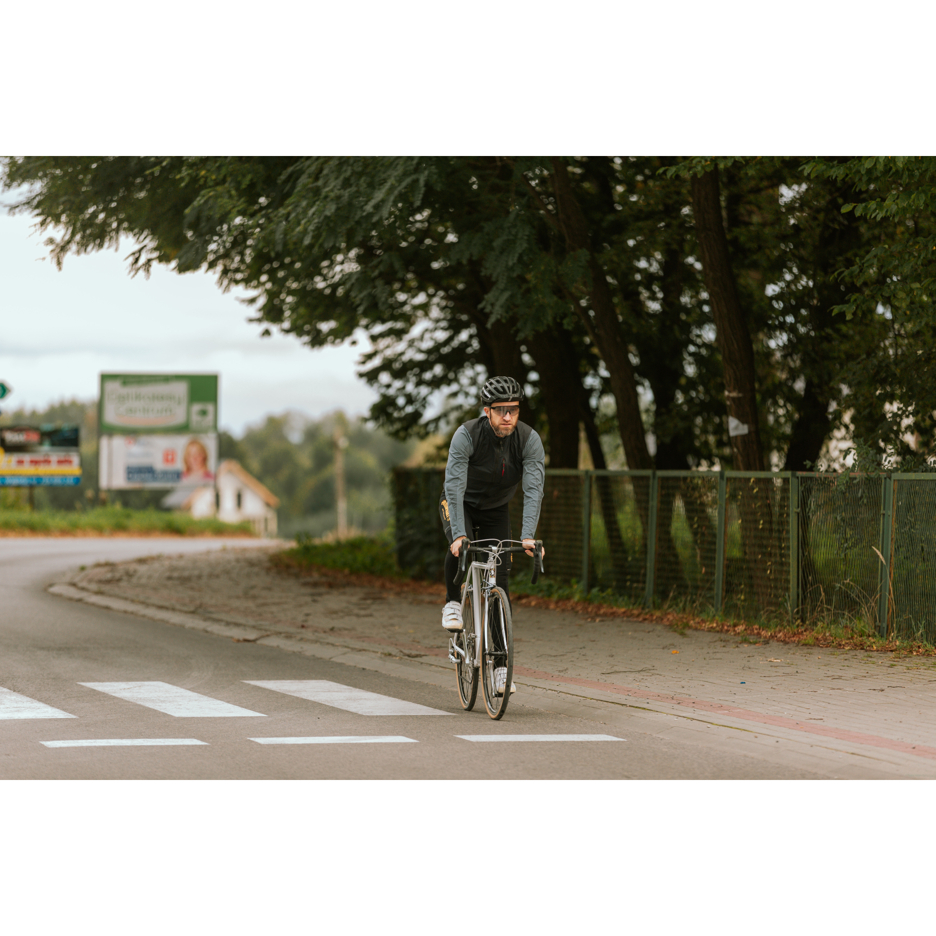 From the market square to the airport and back by bike