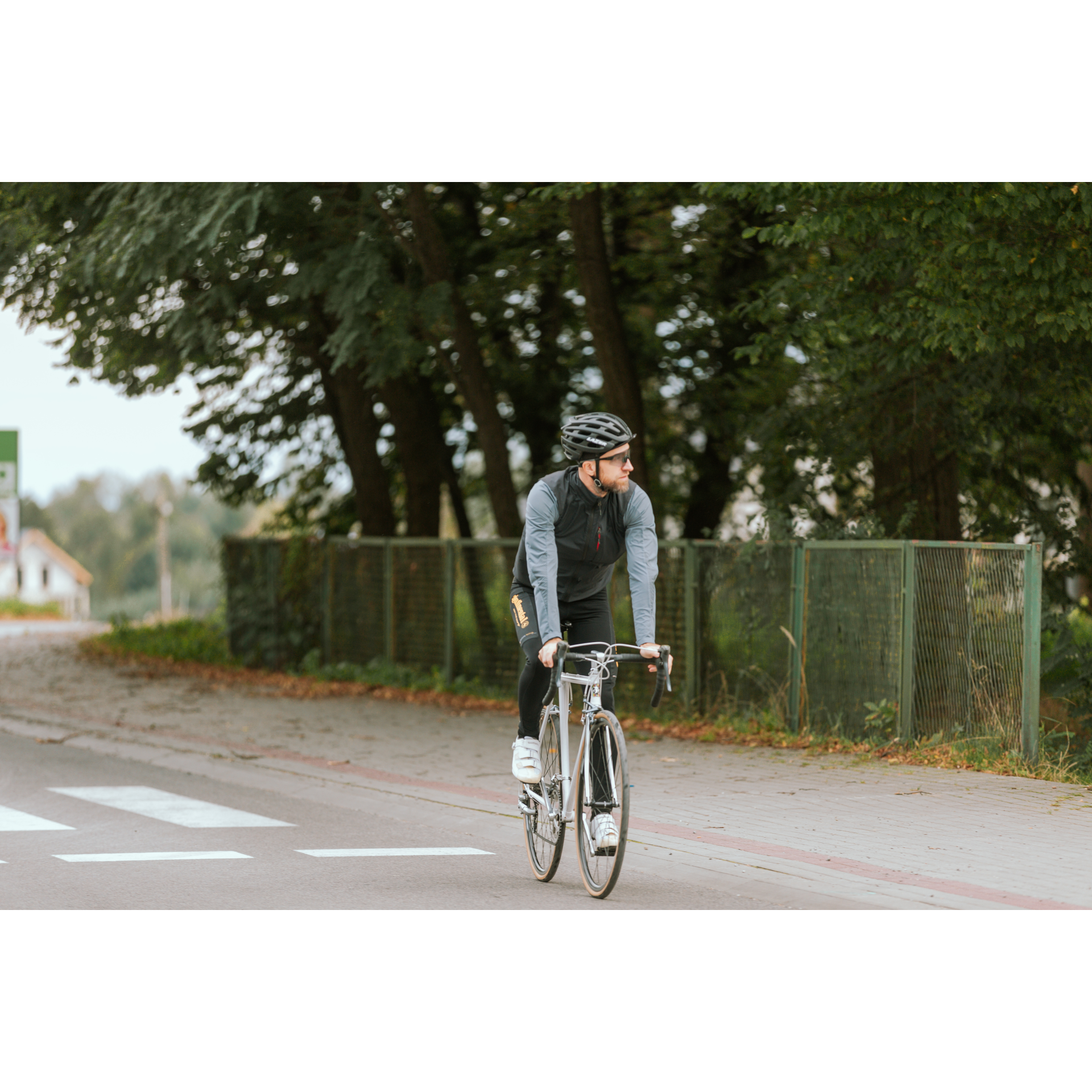 From the market square to the airport and back by bike