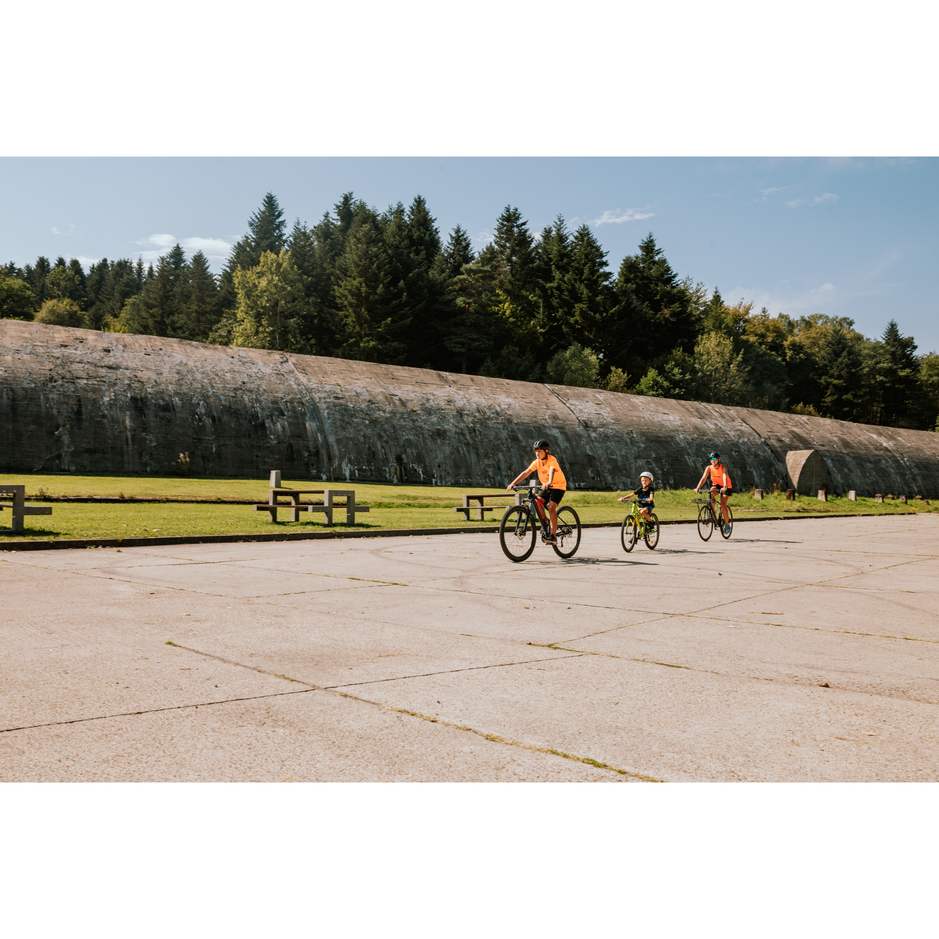 Cyclists at the shelter