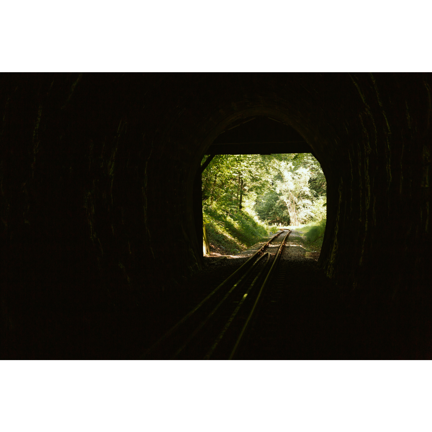 Widok z tunelu na zewnątrz